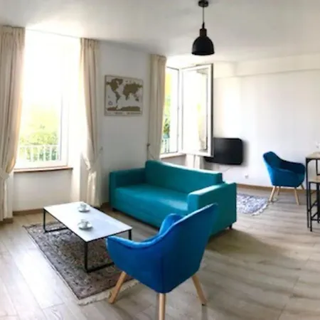 Appartement Tres Lumineux Avec Belle Vue Degagee Rochefort-en-Terre Exterior photo